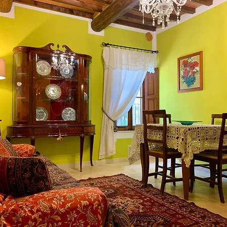 Santa Luce فويانو ديلا تشيانا